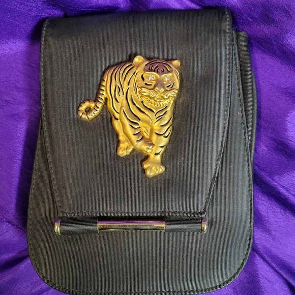 Elegant Black Bag with Gold Tiger Accent - Picture 4 of 4